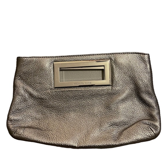 Michael Kors Clutch Silver/Pewter color soft pebble leather - Picture 2 of 7